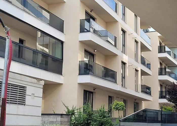 10 - Catedral - Free Parking *